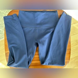 Lululemon wunder train 25 inch leggings, night sea, size 6, EUC